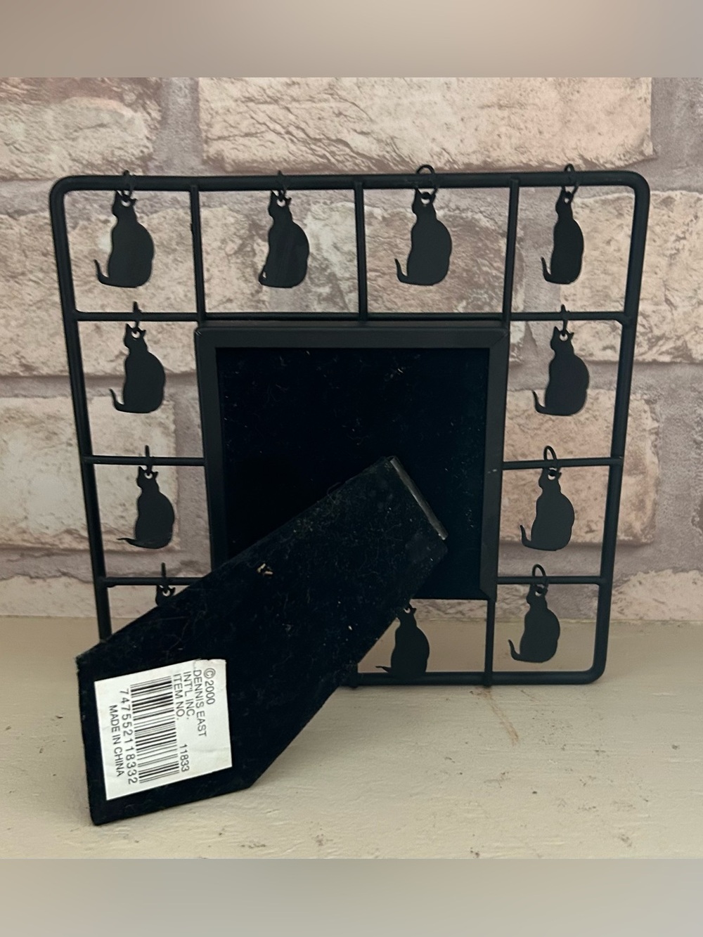 Black Cat Grid Metal Photo Frame - Decorative Home Accent - Picture 2 of 2